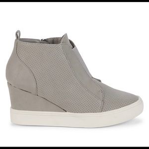 MIA Suede Grey Platform Stylish Sneakers with Side Zipper size 6.5